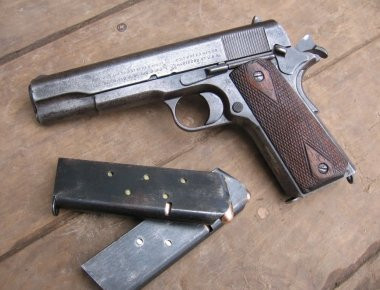 Βρέθηκε το 45αρι πιστόλι με το οποίο πυροβολήθηκε ο οδηγός ταξί